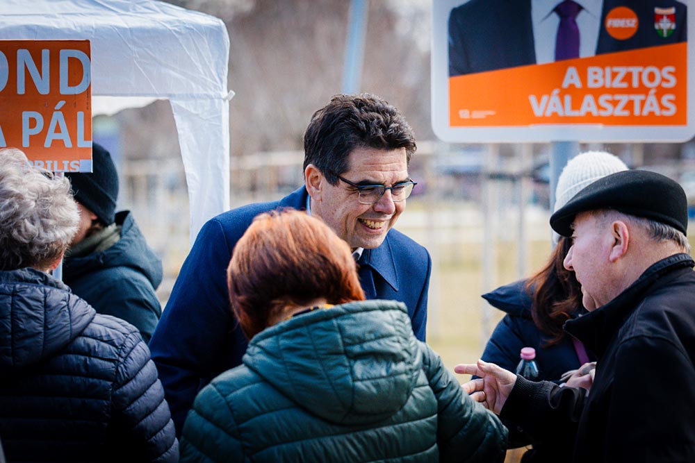 Lendületes rajtot vett az ajánlásgyűjtés a Budapest 12. számú országgyűlési egyéni választókerületben. Az április 12-i időközi választáson való induláshoz szükséges 500 érvényes ajánlást eddig három jelölt adta le, közülük elsőként Zsigmond Barna Pál, a Fidesz–KDNP jelöltje.